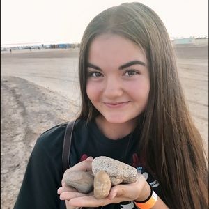 Meet your Posher, Elizabeth